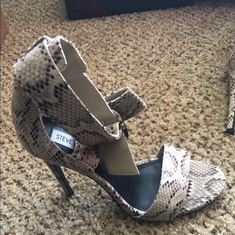 Steve Madden snakeskin heels